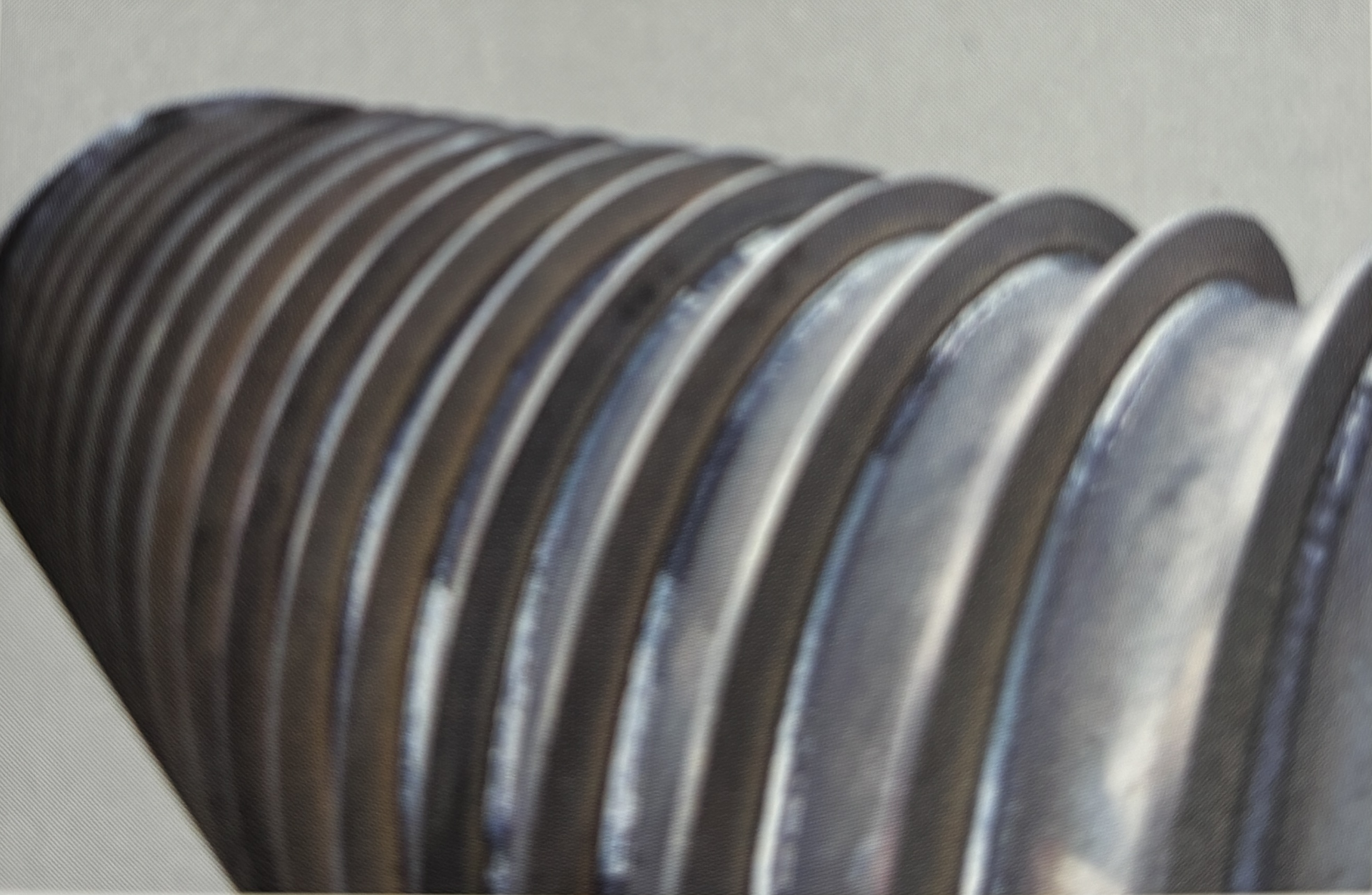 أسطوانة فعالة ذات جدار رقيق