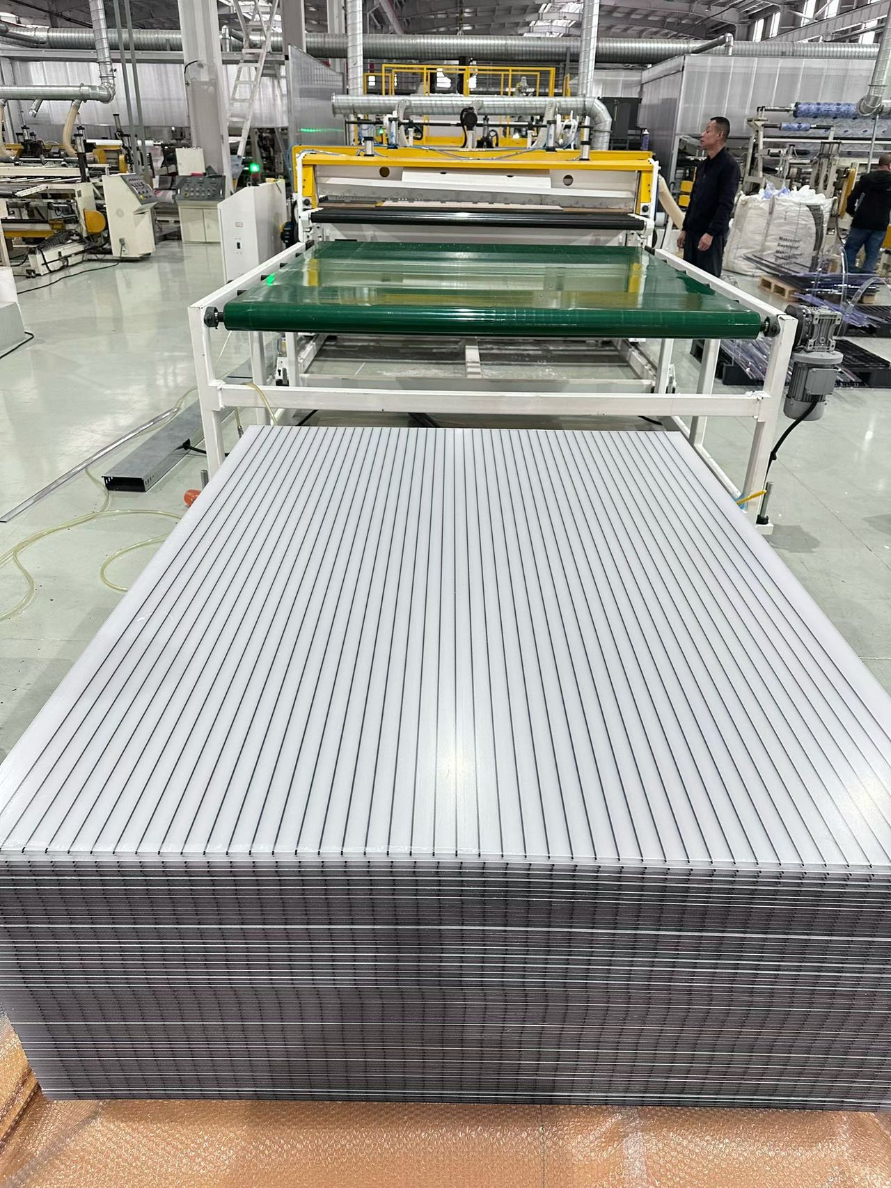 Jwell PC لوحة جوفاء / U على شكل / U آلة بثق اللوحة البلاستيكية آلة بثق اللوحة المجوفة