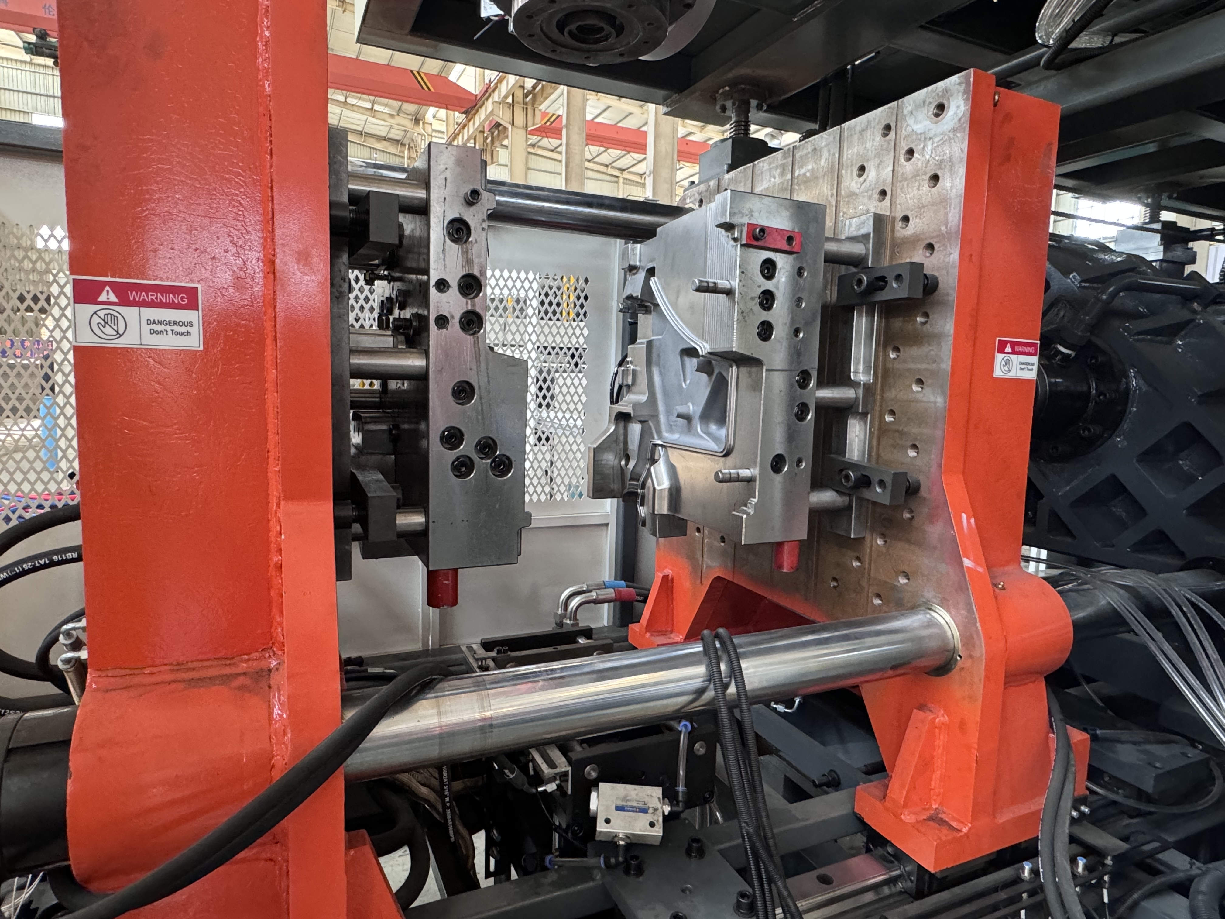 الزجاجات البلاستيكية والجرار ضربة صب القالب، جوفاء البلاستيك ضربة صب القالب