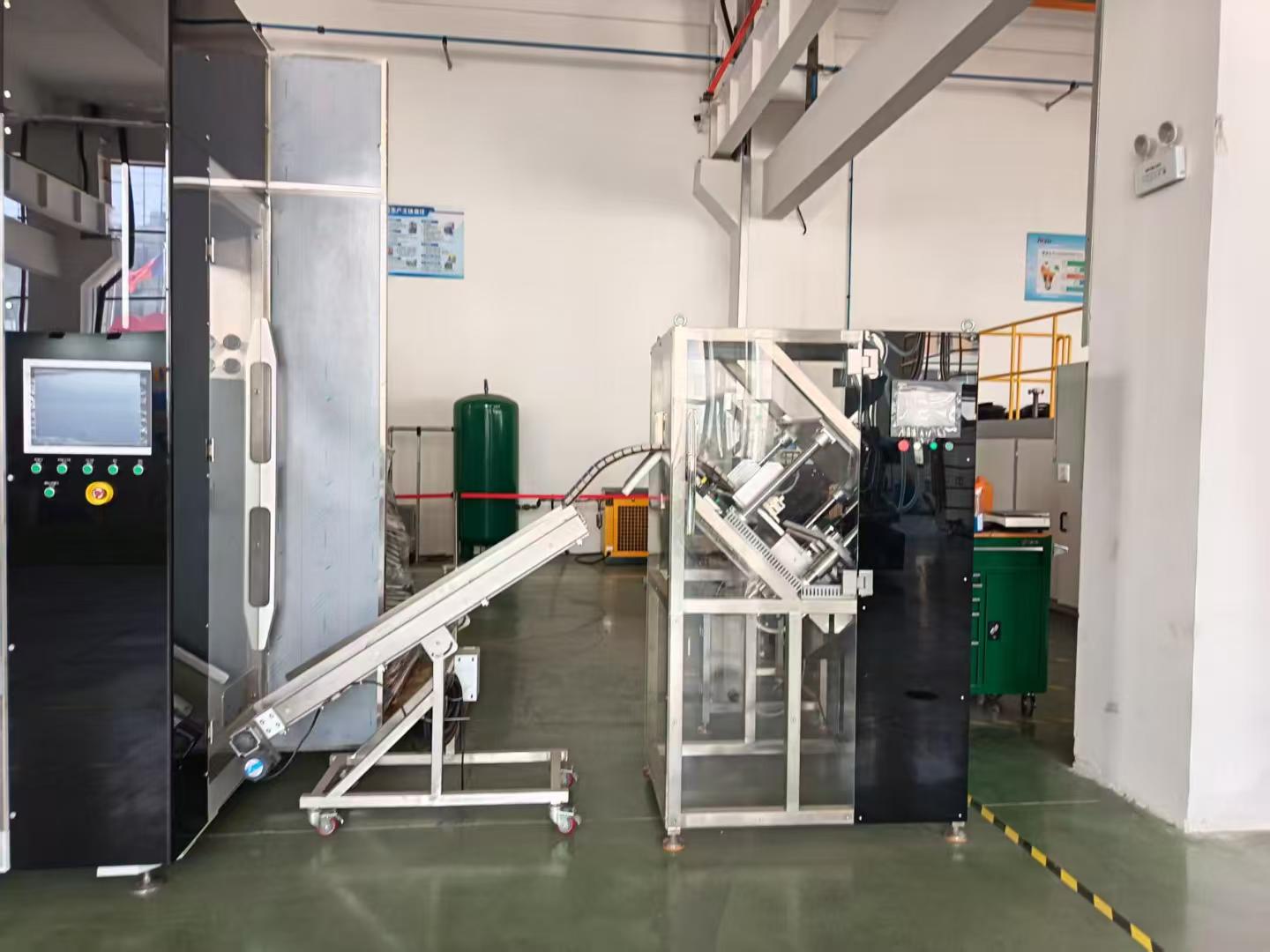 BFS حاوية بلاستيكية خالية من البكتيريا نظام النفخ والتعبئة والختم صنع الأمبولات الناعمة