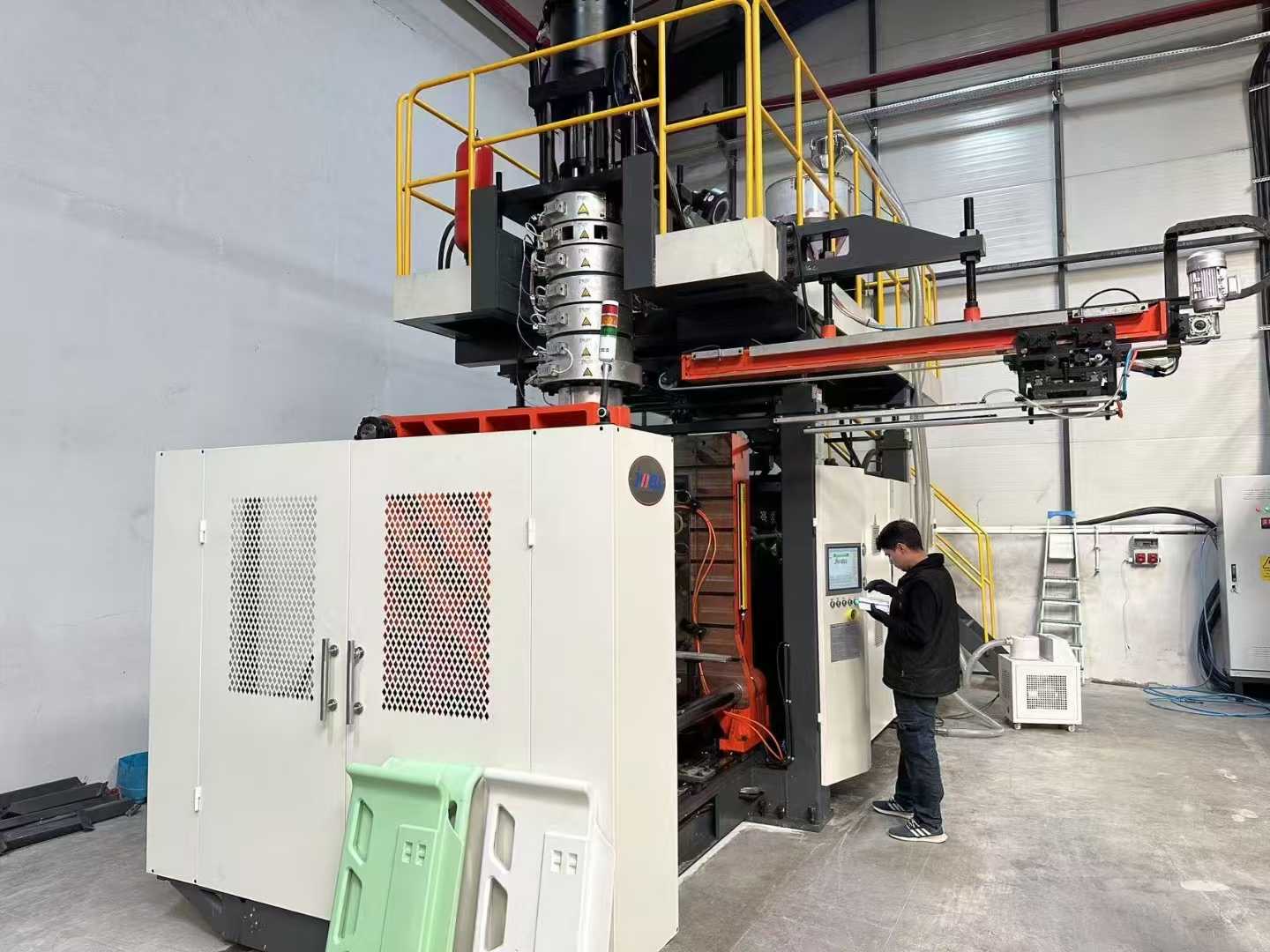 آلة نفخ Jwell للأثاث البلاستيكي الطبي ولوح سرير المستشفى ولوح القدم/اللوح الأمامي